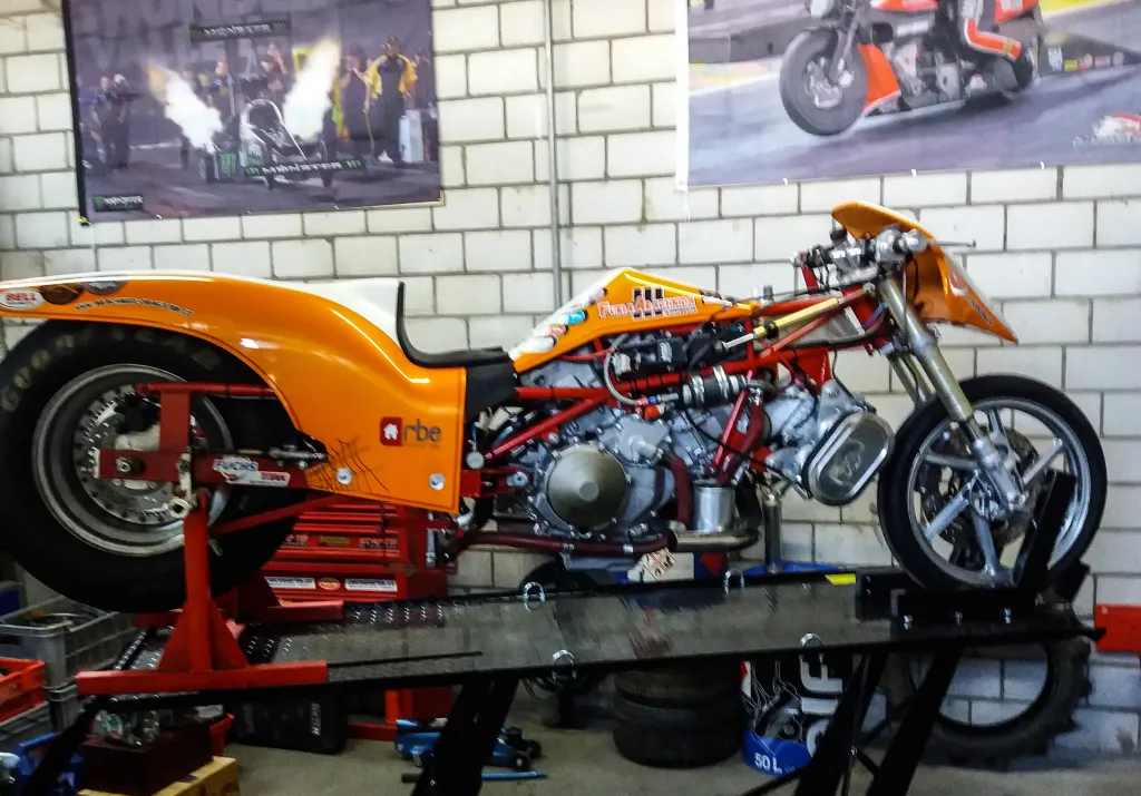 Sand | Asphalt | Dragrace